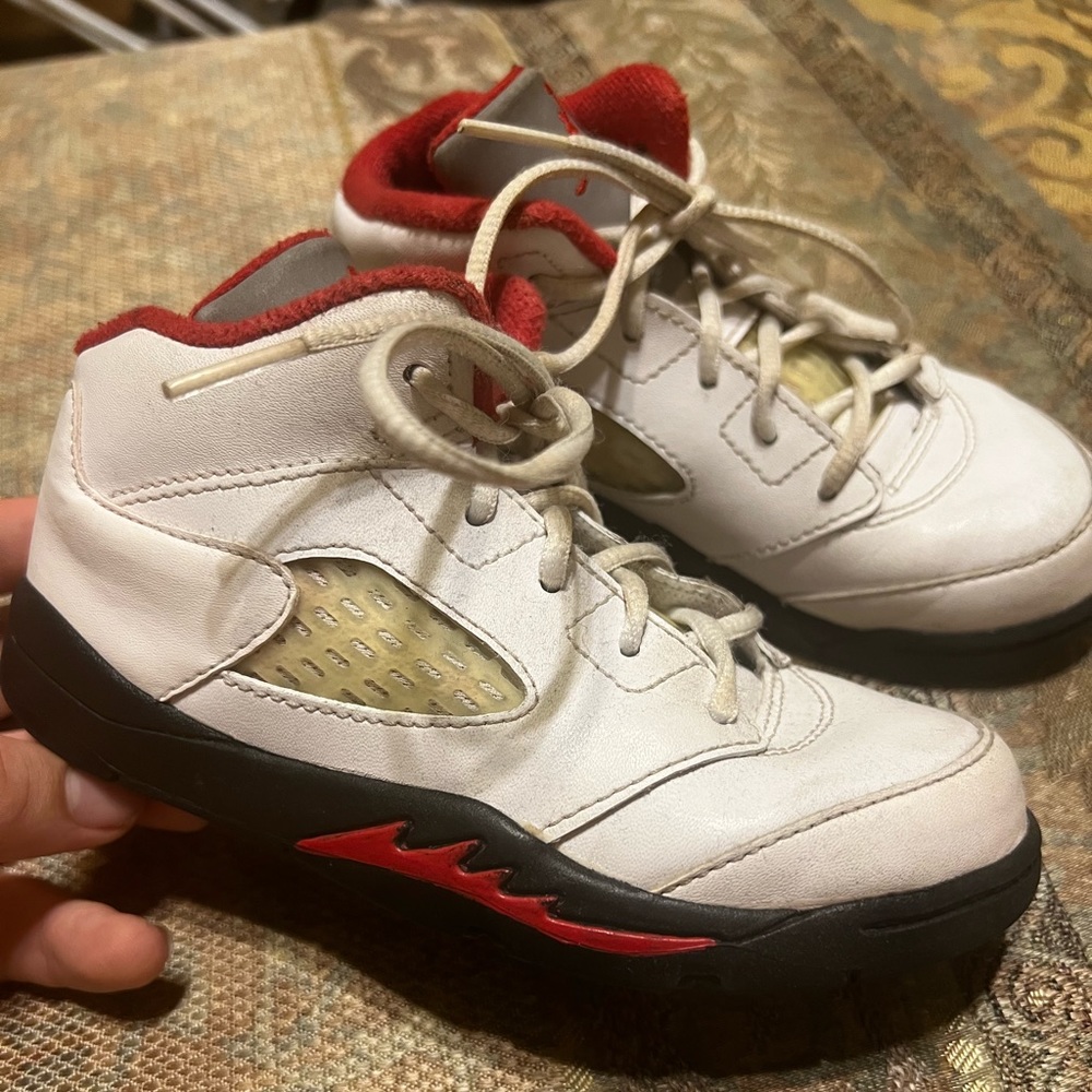 Toddler Fire Red Jordan 5’s size 10 c